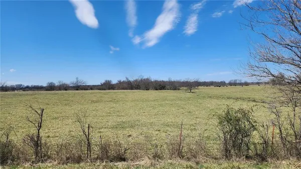 $393,500 | West 670th Avenue, Girard, KS 66743