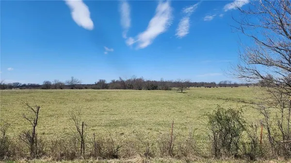$393,500 | West 670th Avenue, Girard, KS 66743