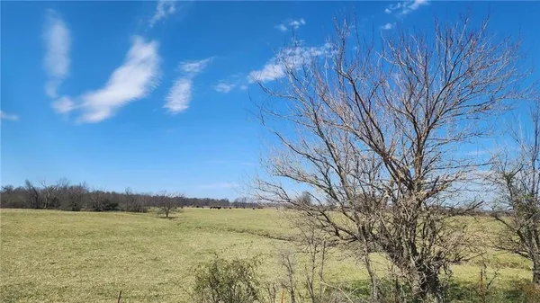 $393,500 | West 670th Avenue, Girard, KS 66743
