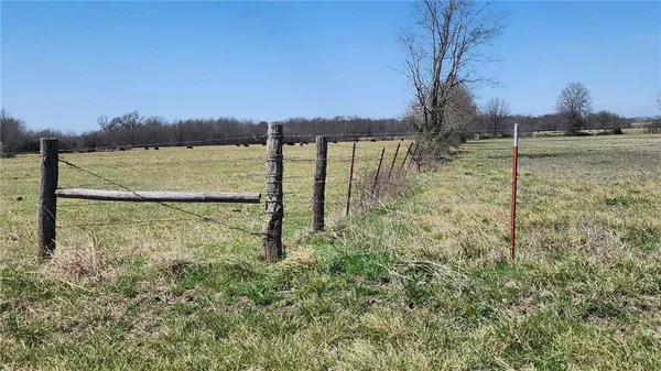 $393,500 | West 670th Avenue, Girard, KS 66743