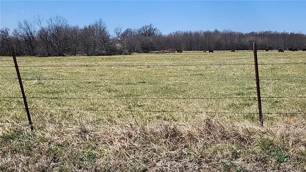 $393,500 | West 670th Avenue, Girard, KS 66743