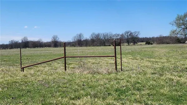 $393,500 | West 670th Avenue, Girard, KS 66743