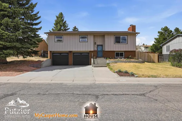 $382,900 | 1090 Waterford, Casper, WY 82609