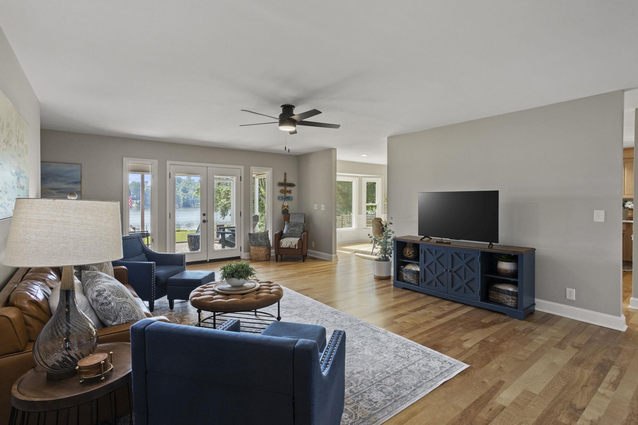 105 Walker Road Campobello, SC 29322 - Photo 9 of 49 Living Room