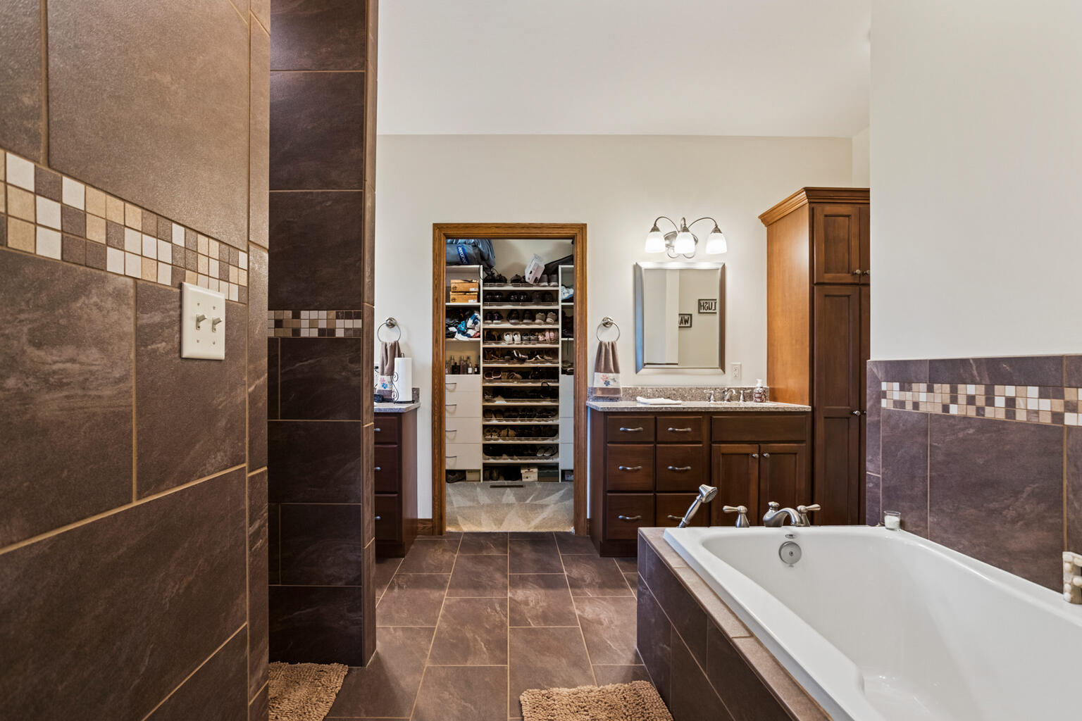 1069 Il Rte 10 Monticello, IL 61856 - Photo 32 of 53 Gallery Image 32