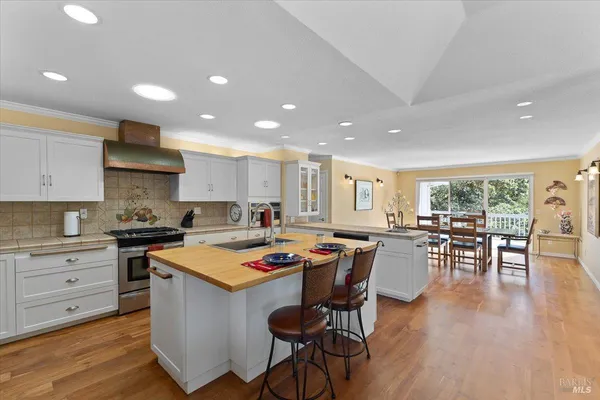 $1,225,000 | 445 Crestridge Place, Santa Rosa, CA 95409