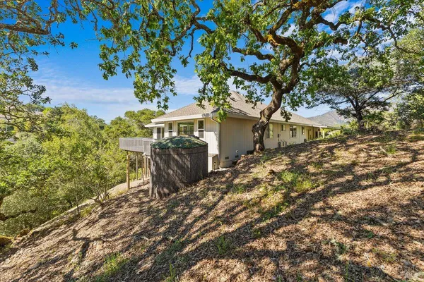 $1,225,000 | 445 Crestridge Place, Santa Rosa, CA 95409
