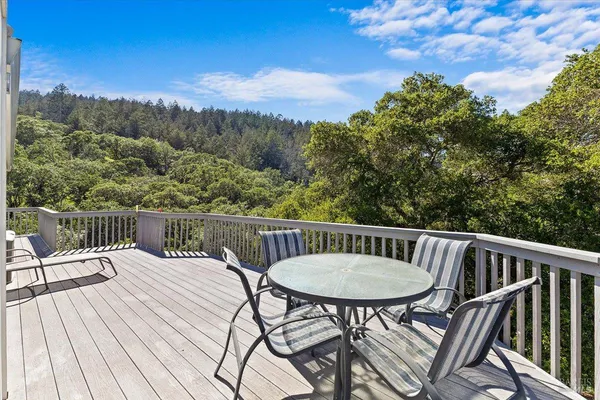 $1,225,000 | 445 Crestridge Place, Santa Rosa, CA 95409