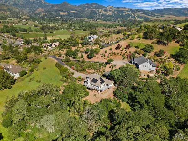 $1,225,000 | 445 Crestridge Place, Santa Rosa, CA 95409