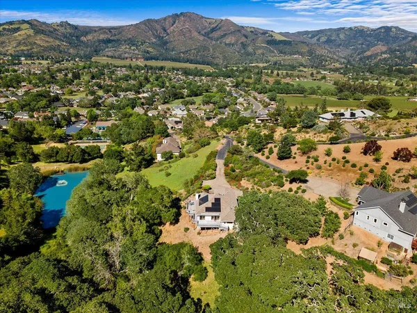 $1,225,000 | 445 Crestridge Place, Santa Rosa, CA 95409