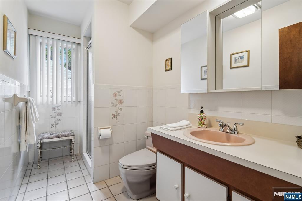 107 Arverne Road West Orange, NJ 07052 - Photo 26 of 50