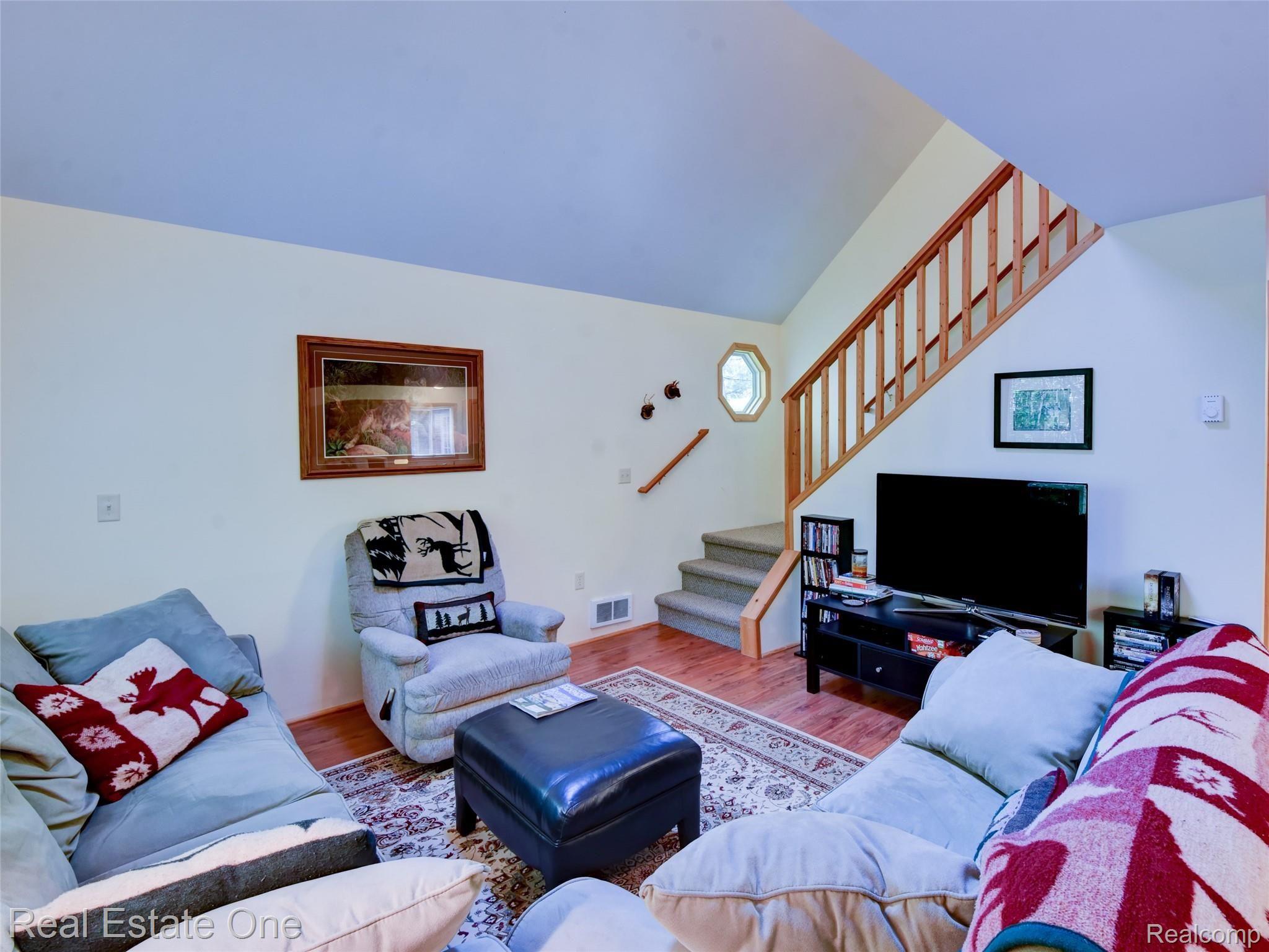 114 South Huntinghorn Road Roscommon, MI 48653 - Photo 10 of 18 08C-4575-6-7-8-9-MLS.jpg