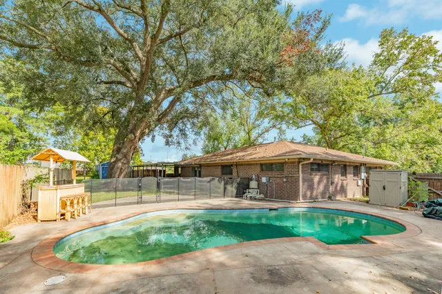 $225,000 | 1303 Mac Drive, Sweeny, TX 77480