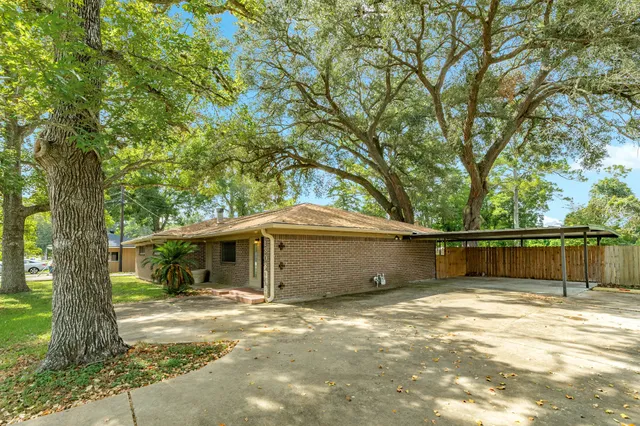 $225,000 | 1303 Mac Drive, Sweeny, TX 77480