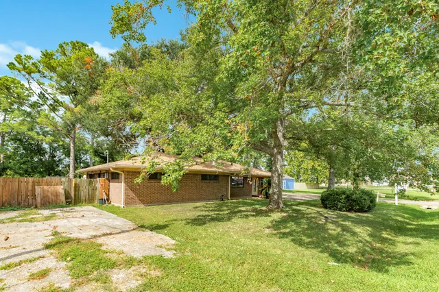 $225,000 | 1303 Mac Drive, Sweeny, TX 77480