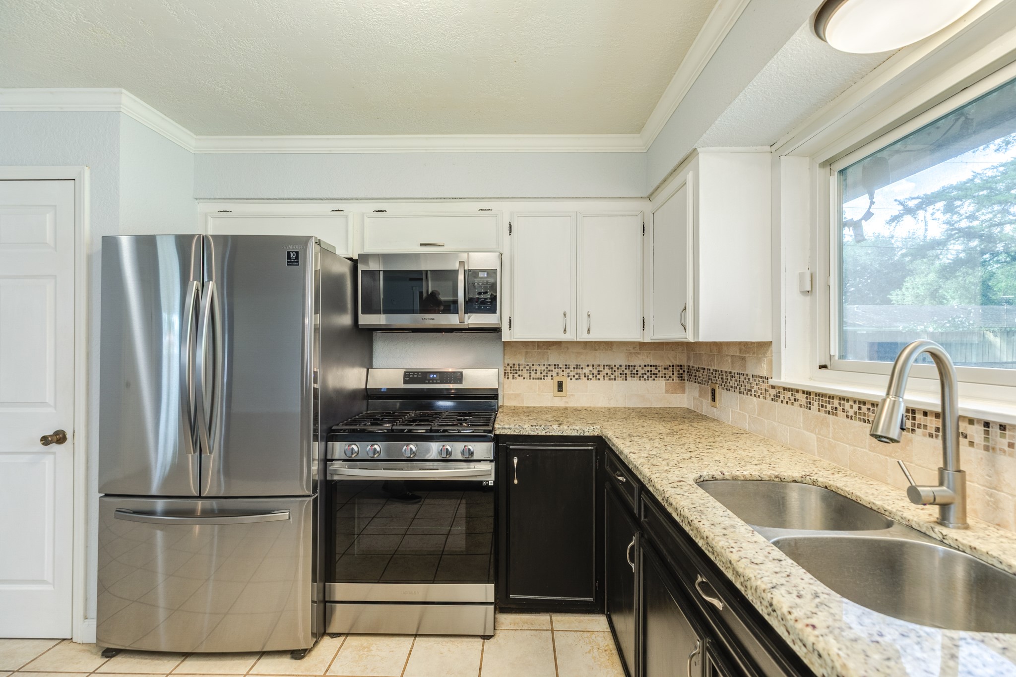 1303 Mac Drive Sweeny, TX 77480 - Photo 10 of 35