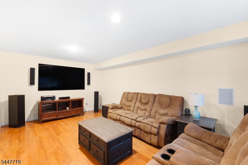 20 Normandy Road Flanders, NJ 07836 - Photo 4 of 26