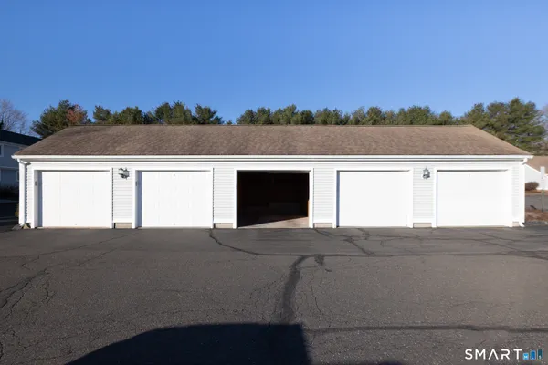 $2,900 | 41 Mallard Cove Road, Unit 41, East Hampton, CT 06424