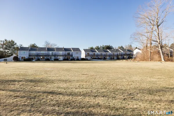 $2,900 | 41 Mallard Cove Road, Unit 41, East Hampton, CT 06424