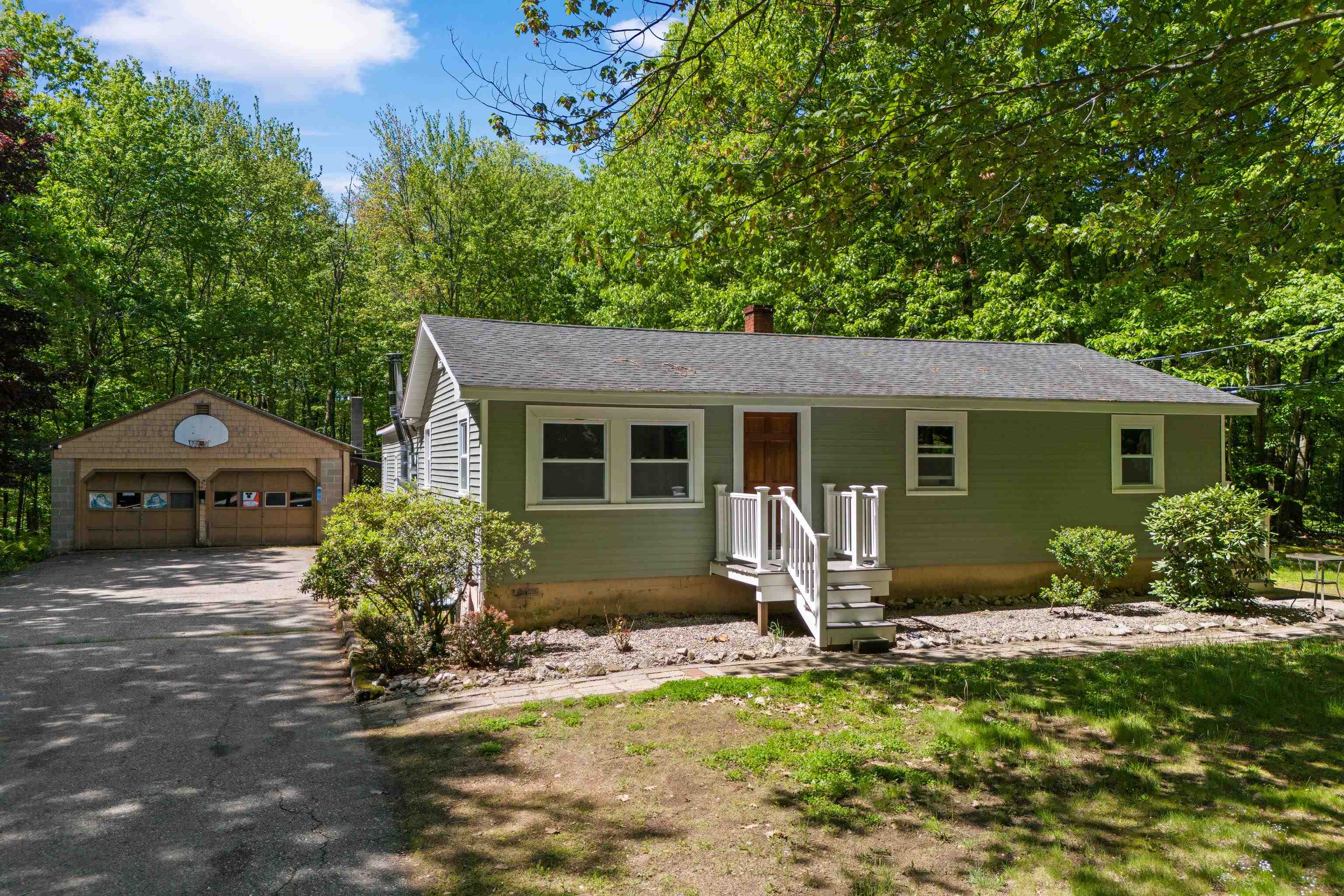 125 Blackwater Road Rochester, NH 03867 - Photo 2 of 60