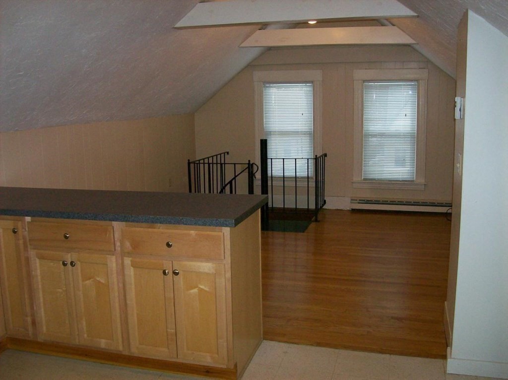 121 Beaconsfield Road Worcester, MA 01602 - Photo 3 of 17