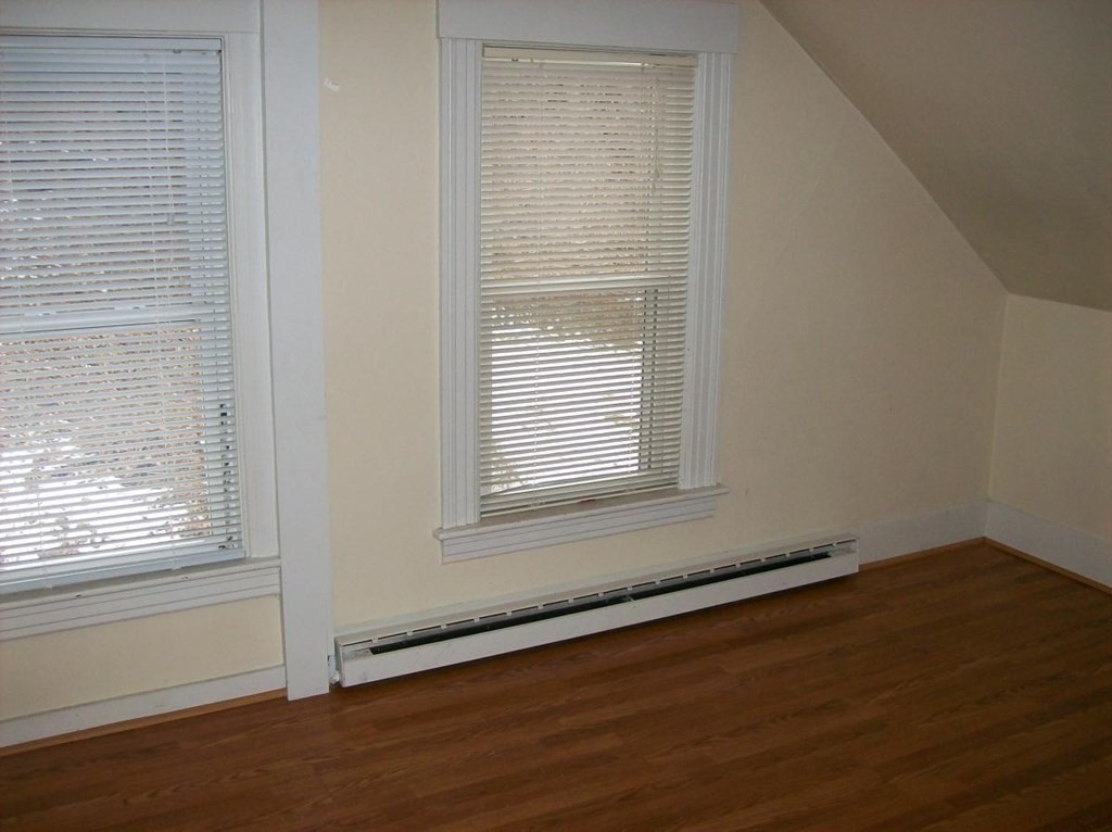 121 Beaconsfield Road Worcester, MA 01602 - Photo 7 of 17