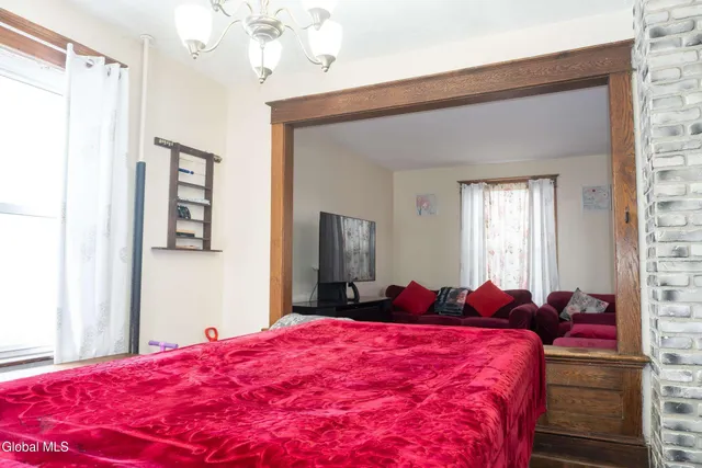 $279,900 | 37 Chiswell Street, Schenectady, NY 12304