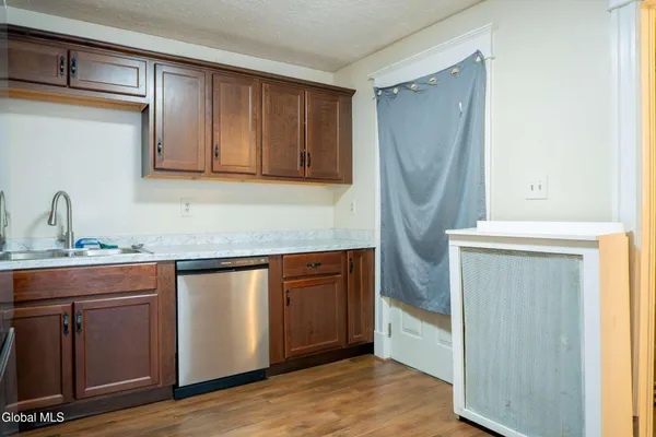 $279,900 | 37 Chiswell Street, Schenectady, NY 12304