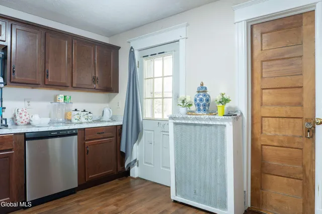 $279,900 | 37 Chiswell Street, Schenectady, NY 12304