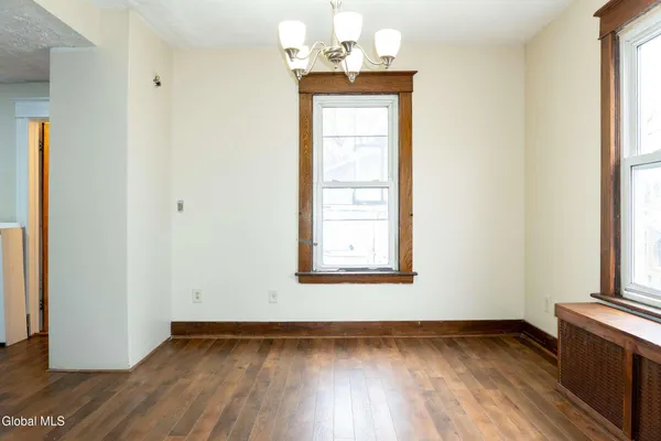 $279,900 | 37 Chiswell Street, Schenectady, NY 12304