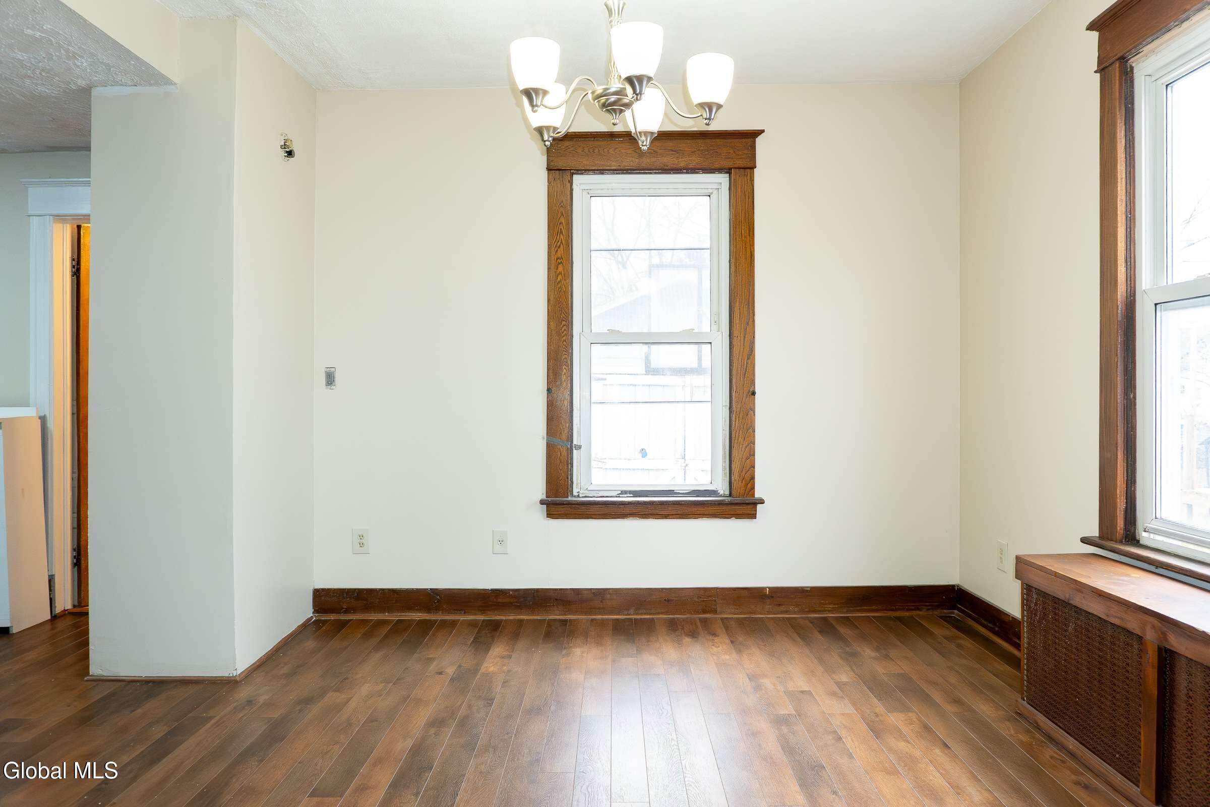 37 Chiswell Street Schenectady, NY 12304 - Photo 15 of 32 15