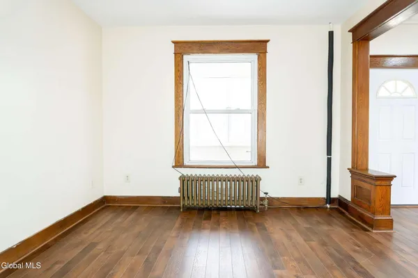 $279,900 | 37 Chiswell Street, Schenectady, NY 12304