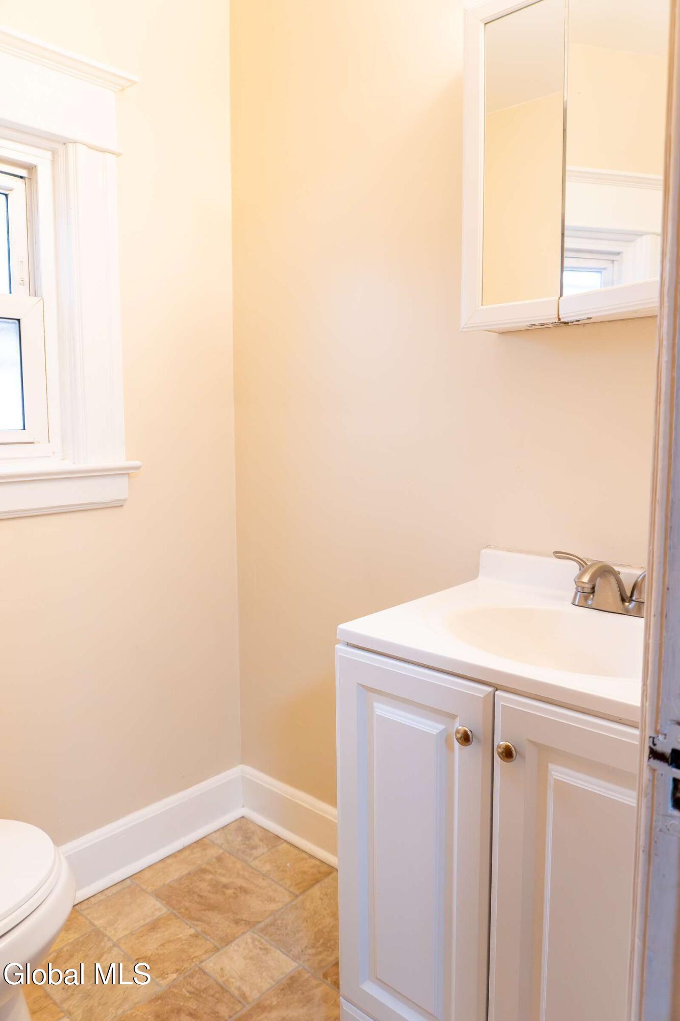 37 Chiswell Street Schenectady, NY 12304 - Photo 19 of 32 19