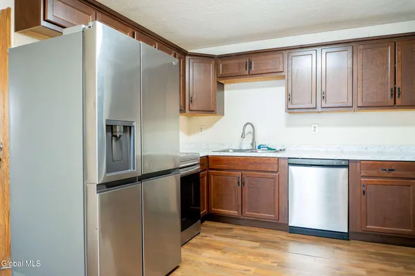 $279,900 | 37 Chiswell Street, Schenectady, NY 12304