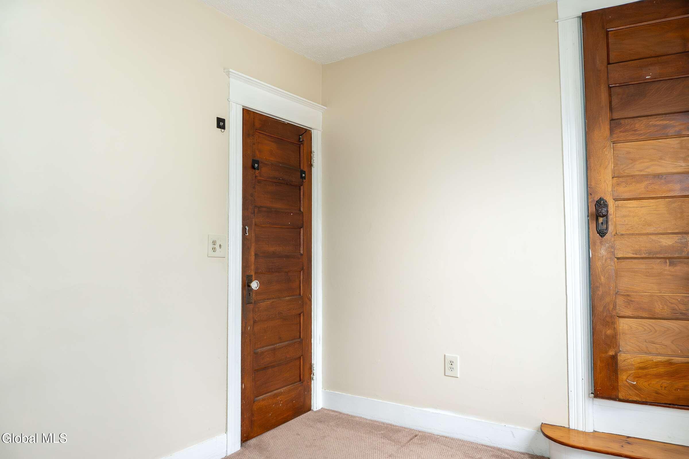 37 Chiswell Street Schenectady, NY 12304 - Photo 22 of 32 22