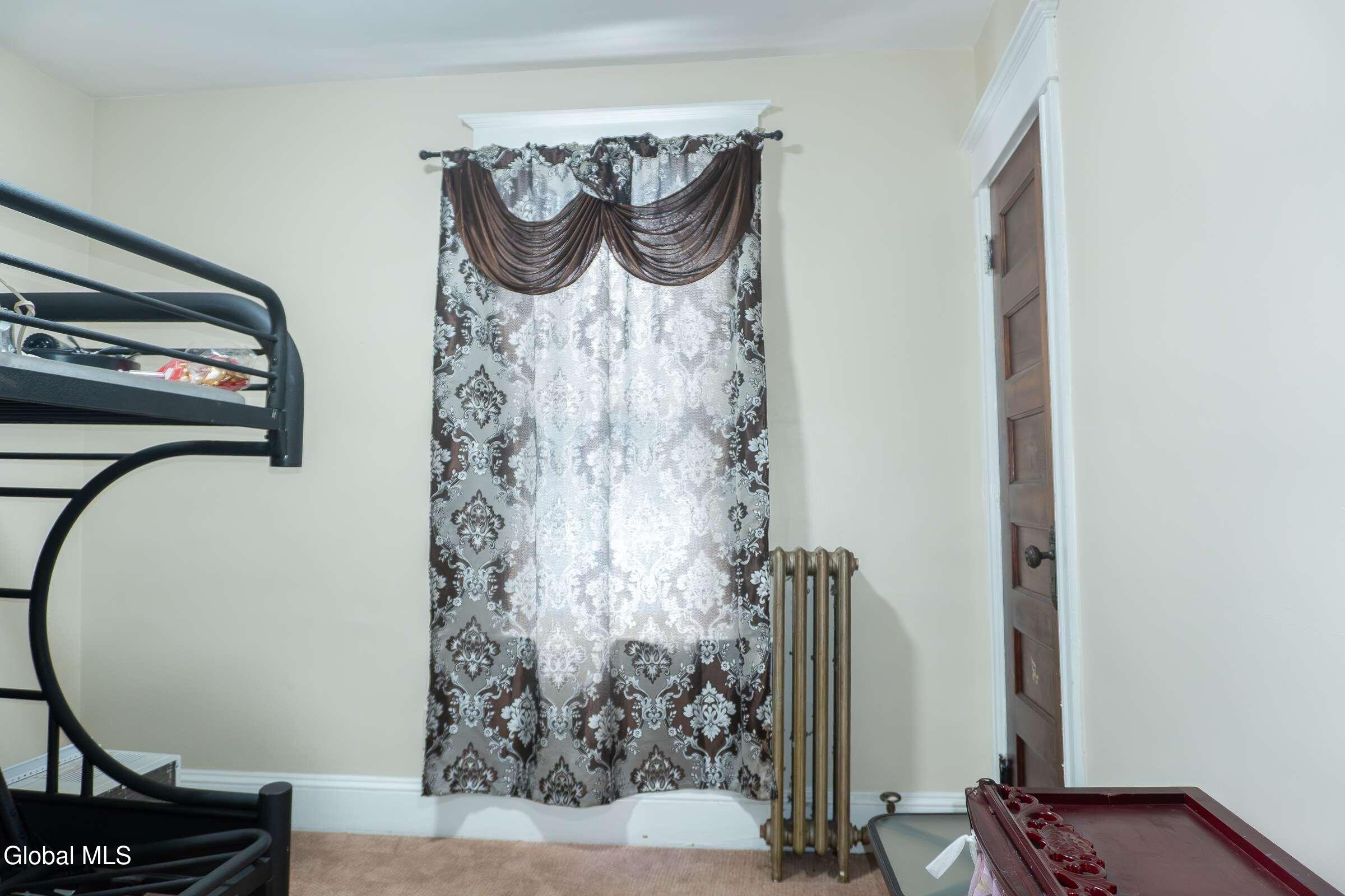 37 Chiswell Street Schenectady, NY 12304 - Photo 22 of 30 22