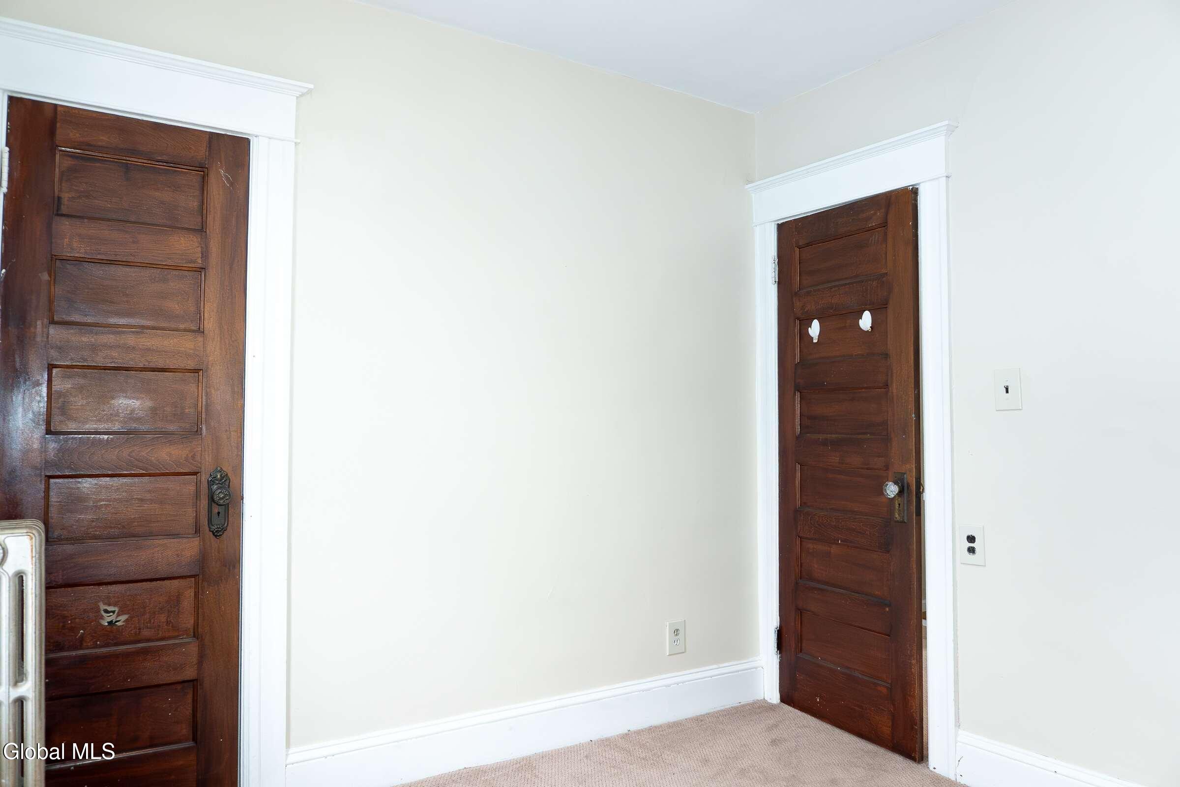 37 Chiswell Street Schenectady, NY 12304 - Photo 23 of 32 24