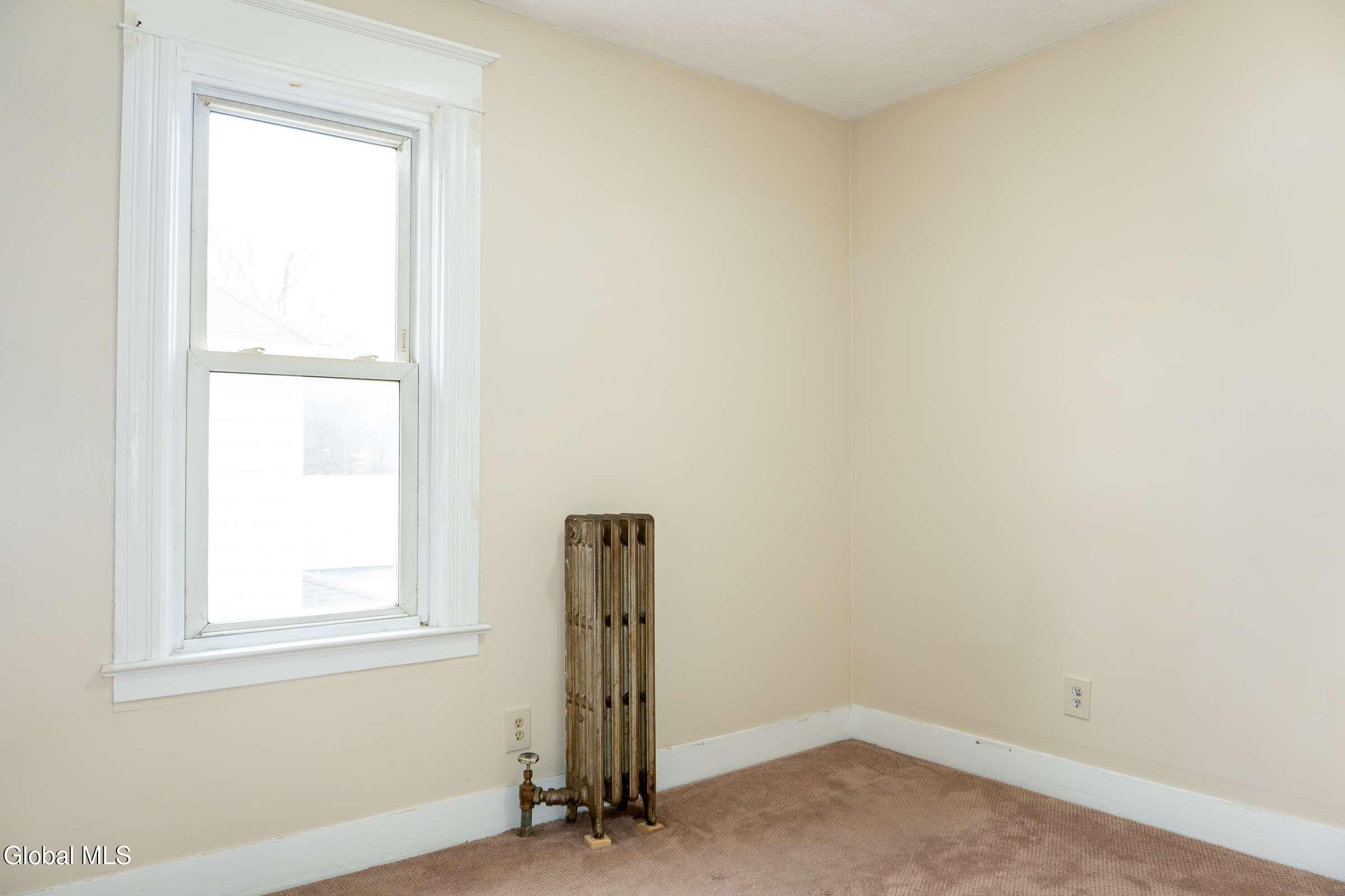 37 Chiswell Street Schenectady, NY 12304 - Photo 24 of 32 25