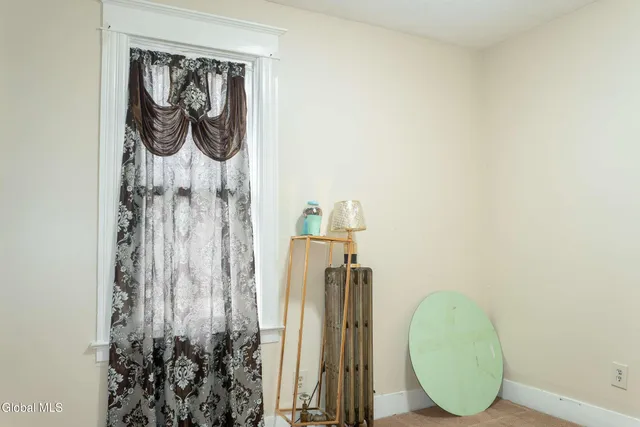 $279,900 | 37 Chiswell Street, Schenectady, NY 12304