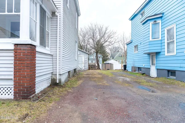 $279,900 | 37 Chiswell Street, Schenectady, NY 12304