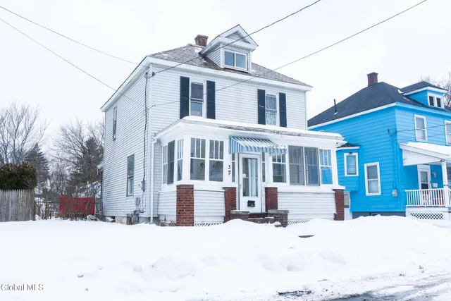 $279,900 | 37 Chiswell Street, Schenectady, NY 12304