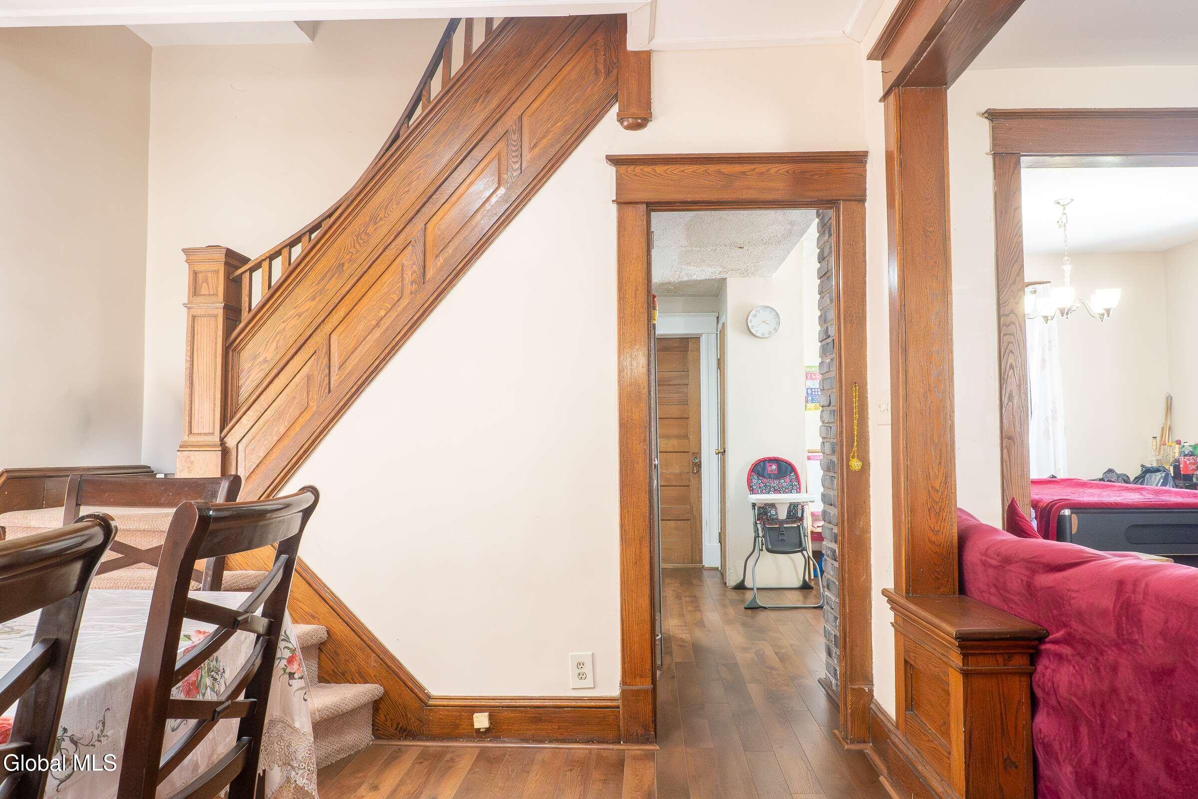 37 Chiswell Street Schenectady, NY 12304 - Photo 4 of 30 4