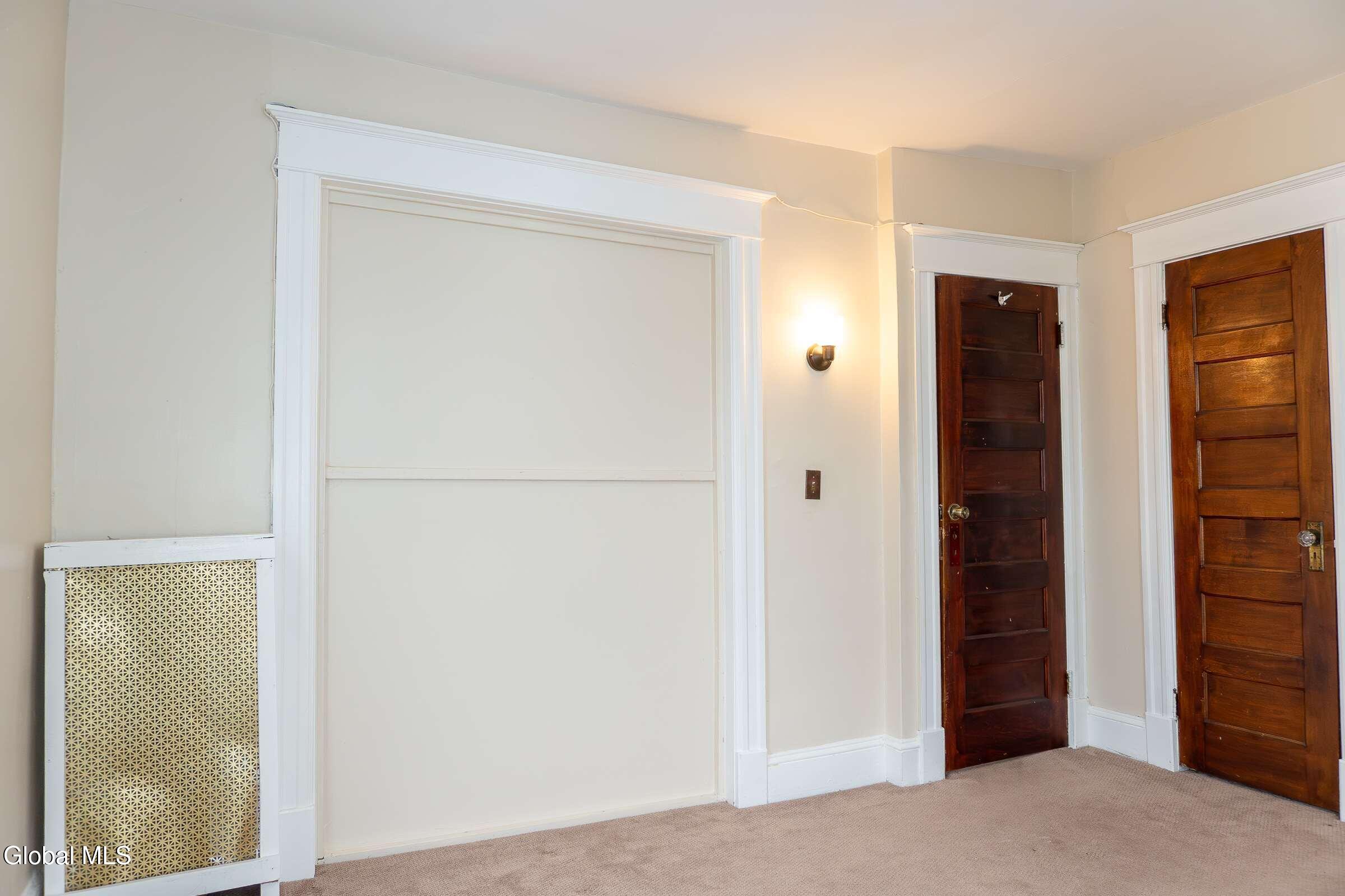 37 Chiswell Street Schenectady, NY 12304 - Photo 5 of 32 2