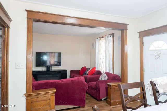 $279,900 | 37 Chiswell Street, Schenectady, NY 12304