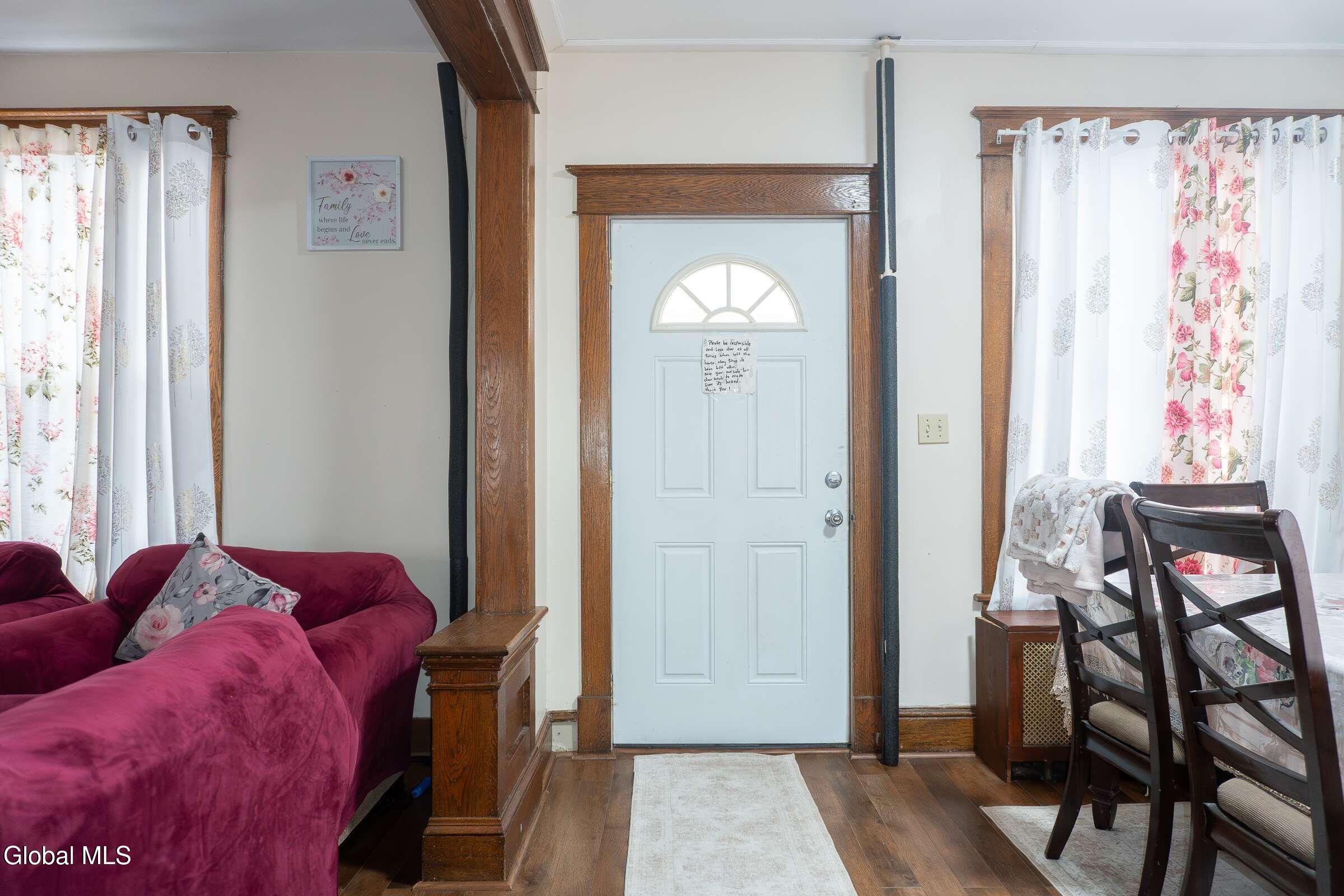 37 Chiswell Street Schenectady, NY 12304 - Photo 7 of 30 7