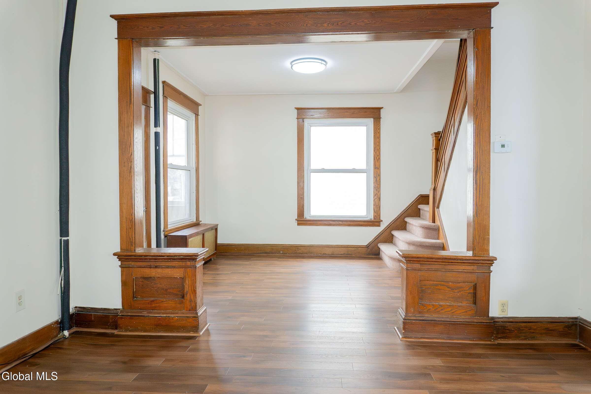 37 Chiswell Street Schenectady, NY 12304 - Photo 8 of 32 8