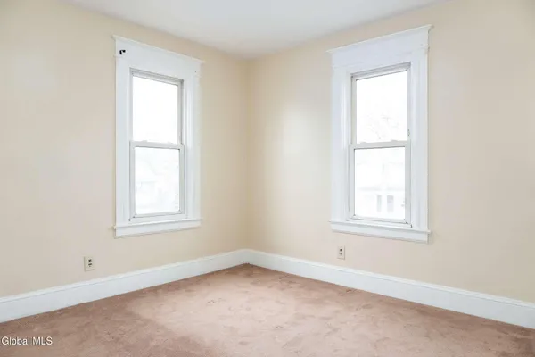 $279,900 | 37 Chiswell Street, Schenectady, NY 12304