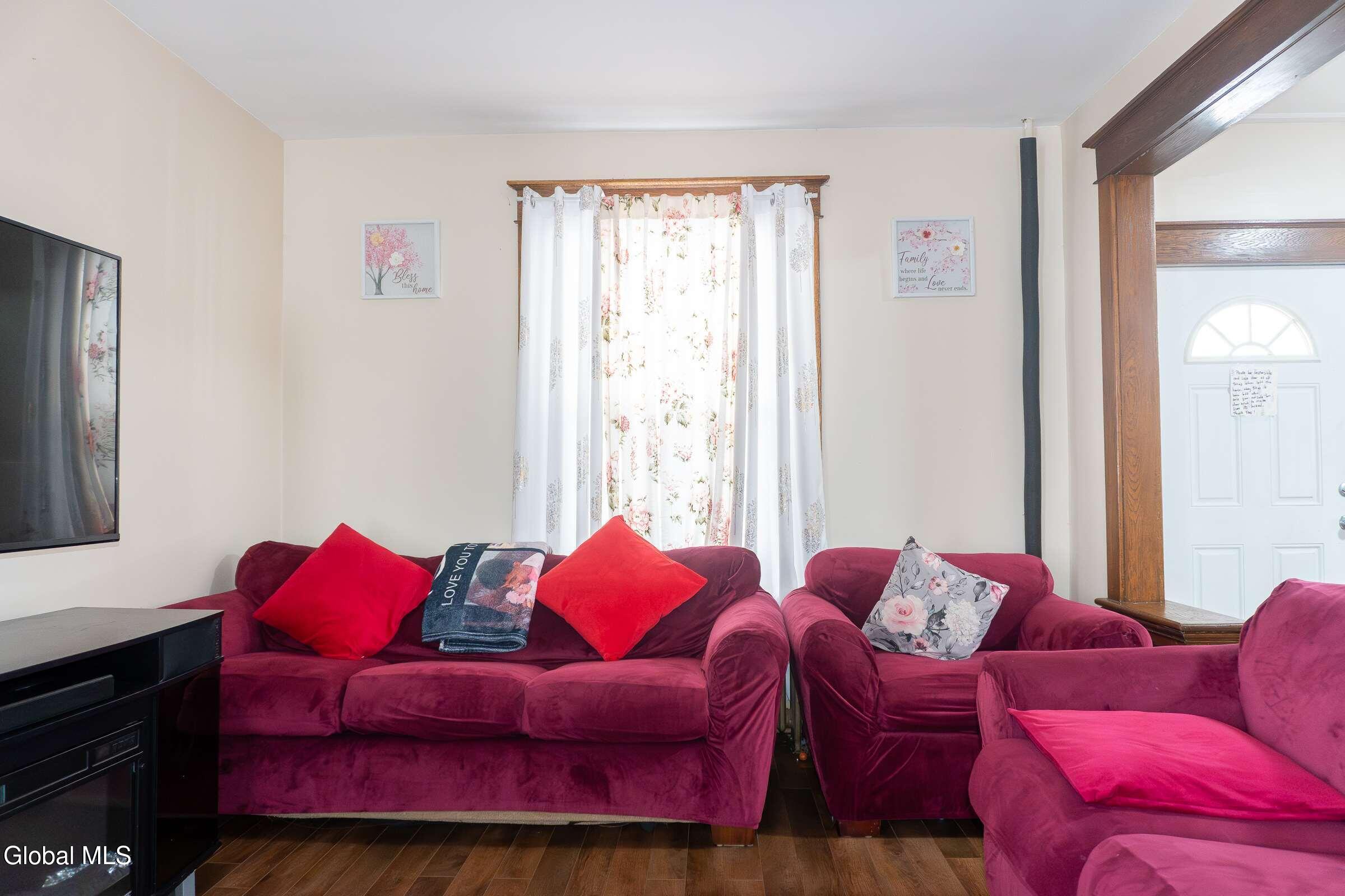 37 Chiswell Street Schenectady, NY 12304 - Photo 10 of 30 10