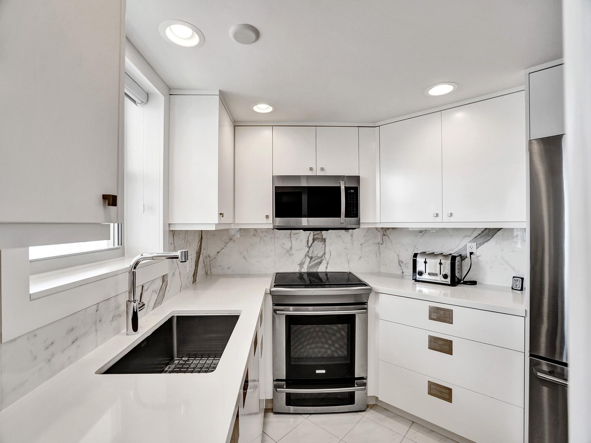 341 North Birch Road, Unit 415 Fort Lauderdale, FL 33304 - Photo 15 of 70 Photo 15