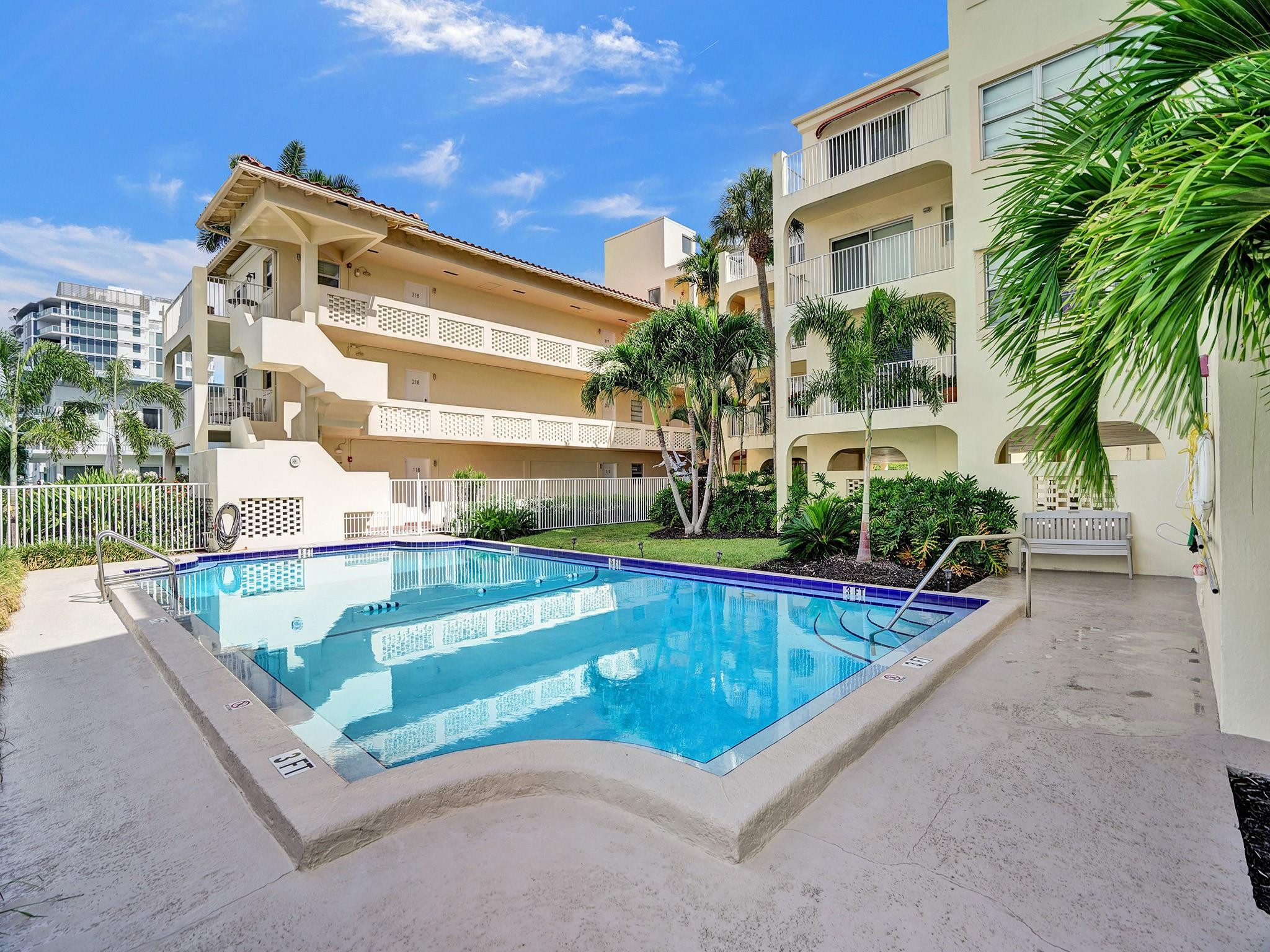 341 North Birch Road, Unit 415 Fort Lauderdale, FL 33304 - Photo 33 of 70 Photo 33